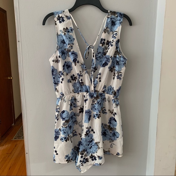 ILLA ILLA Blue and White Floral Romper - Picture 2 of 5